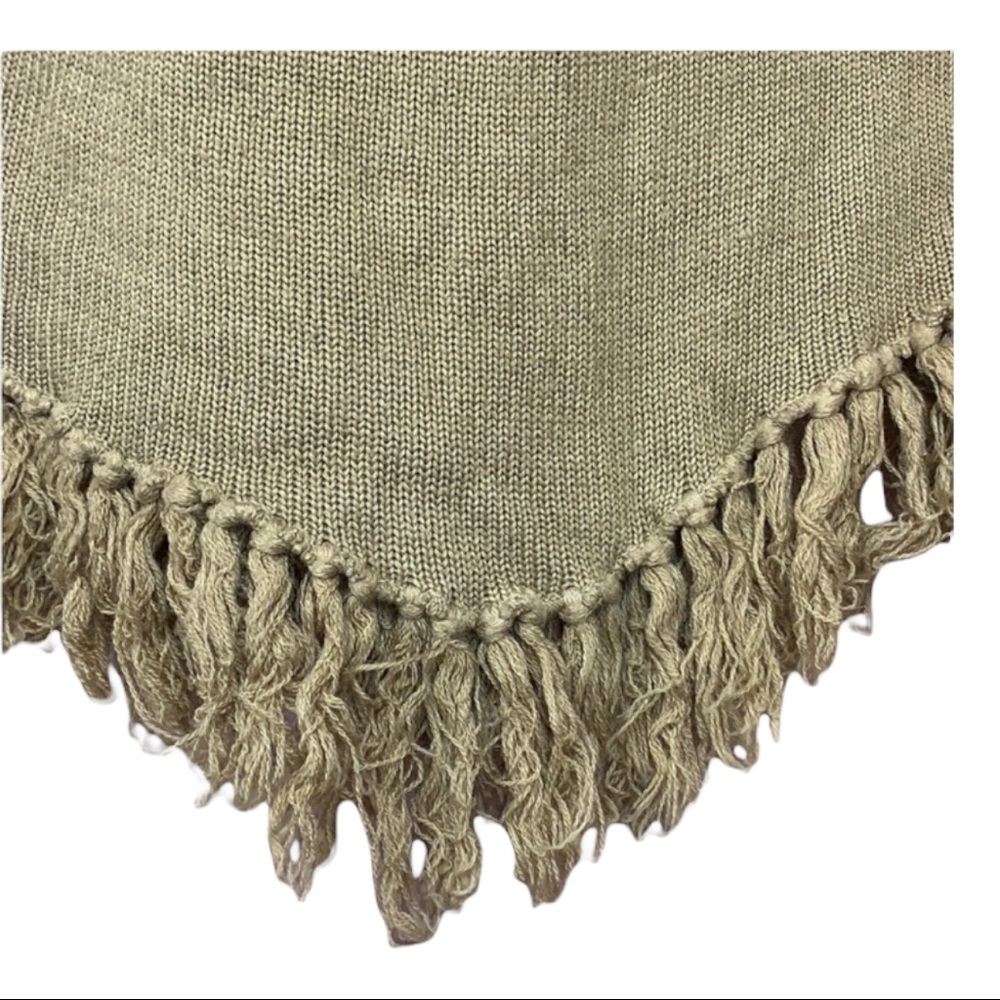 Girls One Size Poncho Sweater Derek Heart ❤️ - Picture 5 of 6